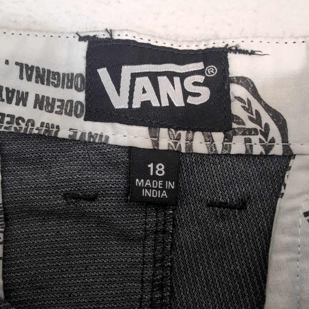 NEW VANS Black Lightweight OFF THE WALL Casual Skate Surf  Shorts Kids 18 30"x11 - Picture 6 of 8